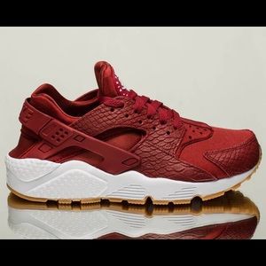 Maroon nike huarache with tan gum sole